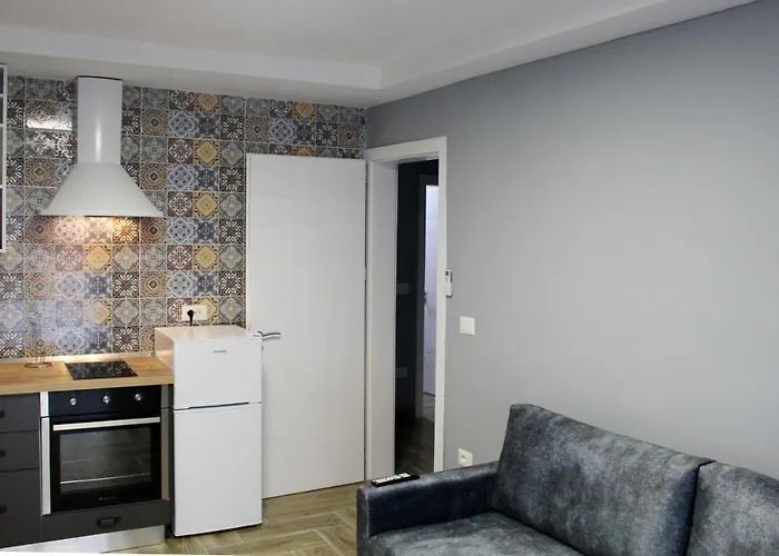 2v1 - Blloku Bkt * ティラナ